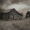 Rustic Abandonment, Monochromatic Tones
